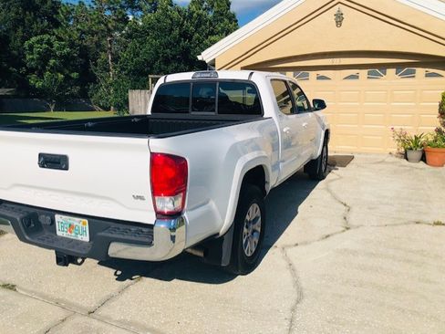 Used 2017 Toyota Tacoma SR5 image 4