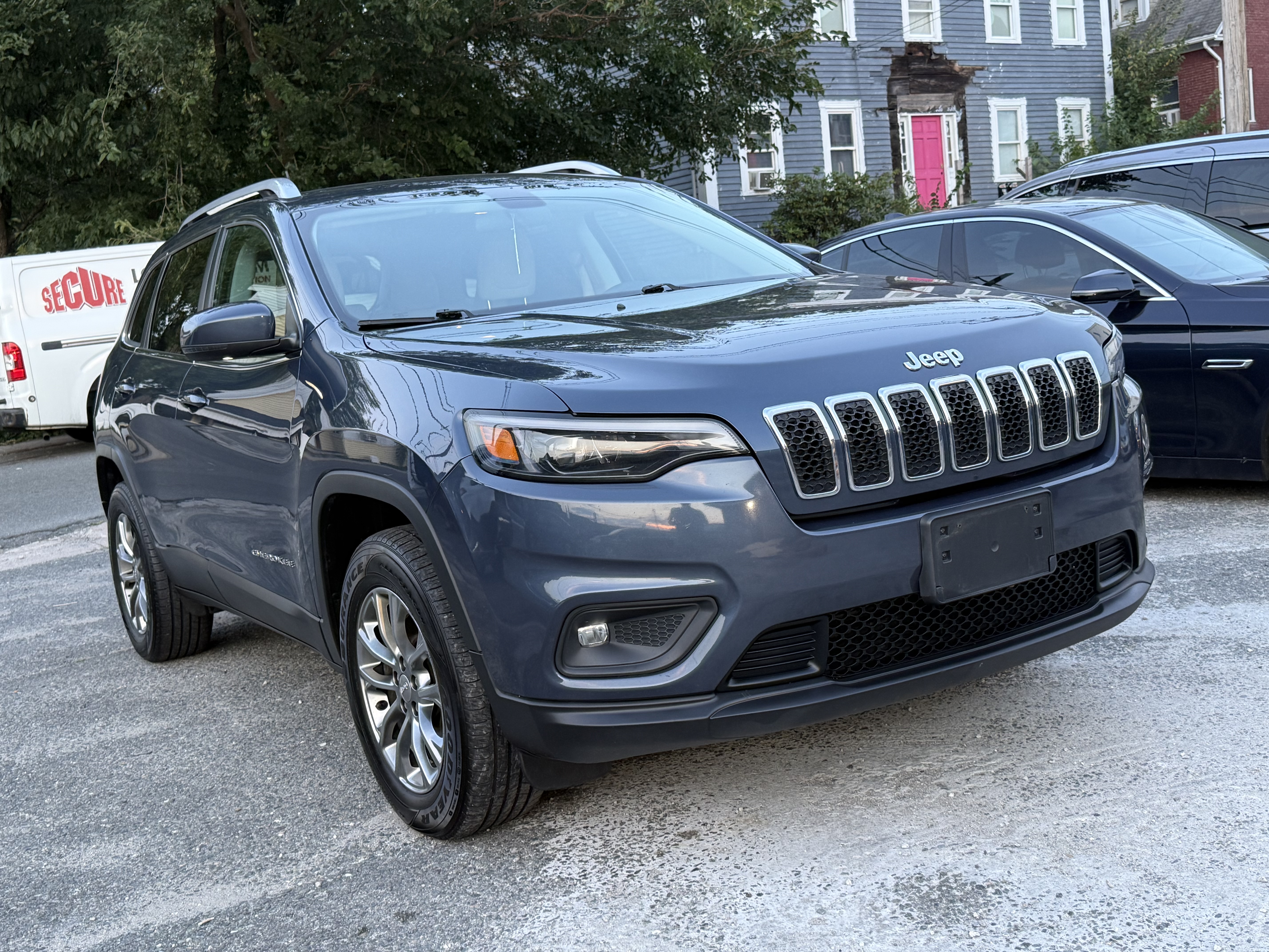 Used 2020 Jeep Cherokee Latitude Plus AWD/4WD image 11