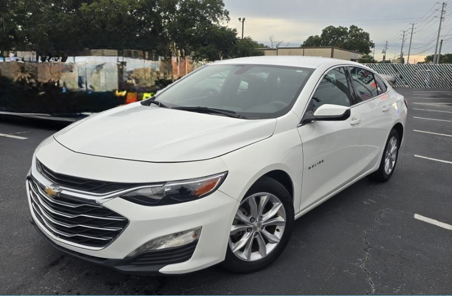 Used 2021 Chevrolet Malibu LT FWD image 2