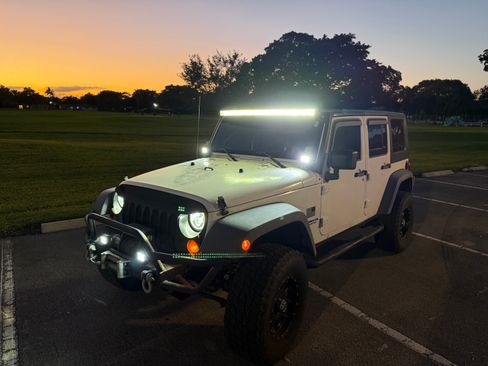 Used 2007 Jeep Wrangler Unlimited X image 1
