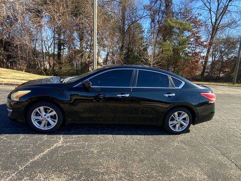 Used 2013 Nissan Altima 2.5 SV image 5