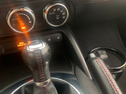 Used 2018 MAZDA MX-5 Miata RF Grand Touring image 16