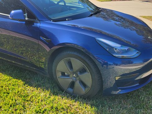 Used 2023 Tesla Model 3 Standard Range image 5