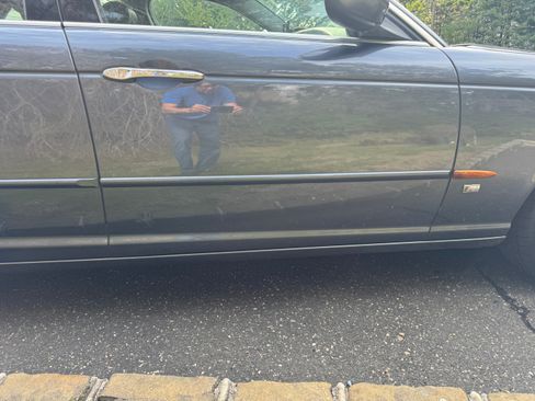 Used 2004 Jaguar XJR image 2