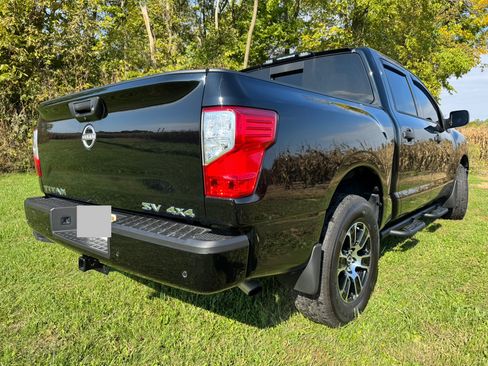 Used 2023 Nissan Titan SV w/ SV Convenience Package image 29