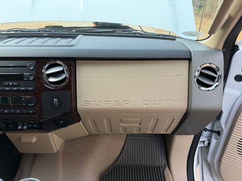 Used 2008 Ford F250 Lariat image 14