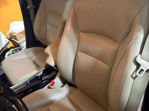 Used 2017 Honda Accord Touring image 9