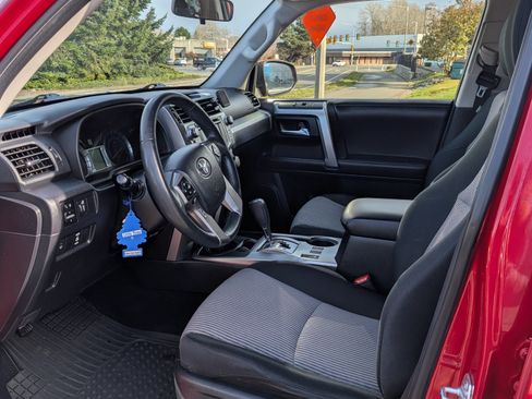 Used 2018 Toyota 4Runner SR5 image 20