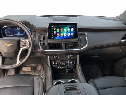 Used 2024 Chevrolet Suburban Premier image 7