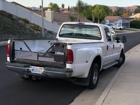 Used 2001 Ford F350 2WD Crew Cab DRW Super Duty image 2