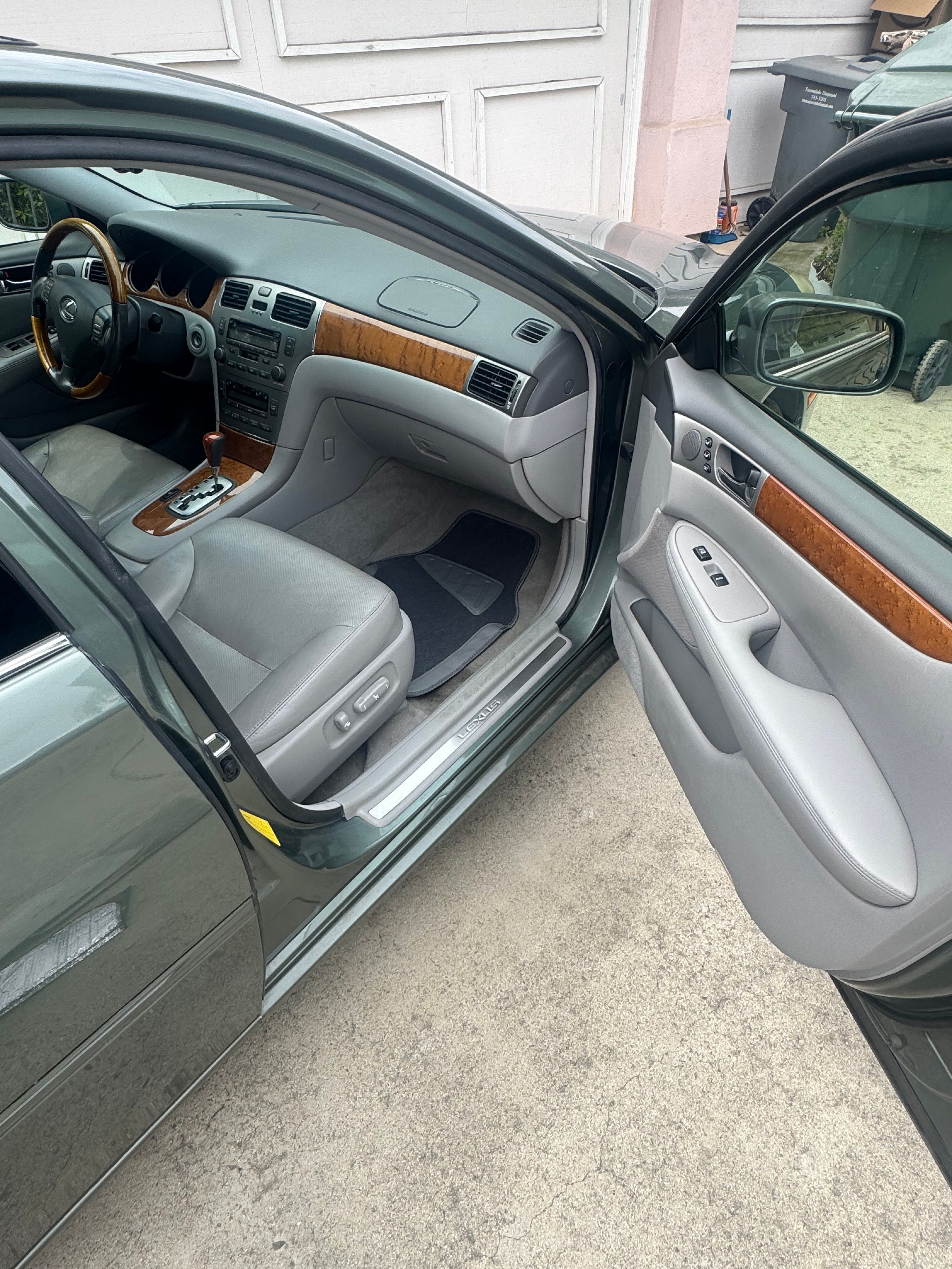 Used 2005 Lexus ES 330 FWD image 6