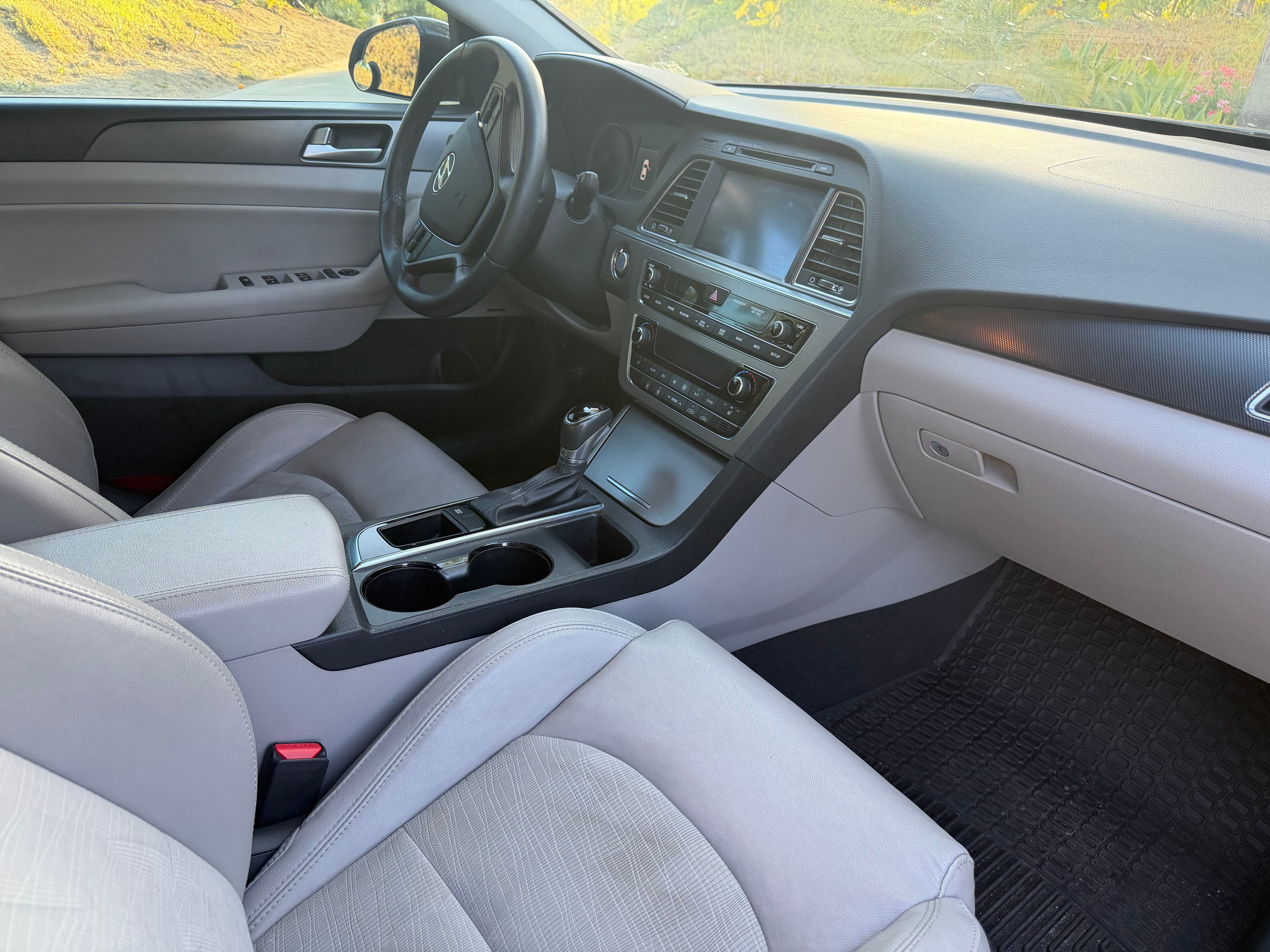 Used 2015 Hyundai Sonata Sport w/ Option Group 04 FWD image 5