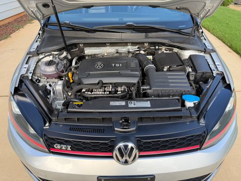 Used 2015 Volkswagen Golf 4-Door FWD image 16