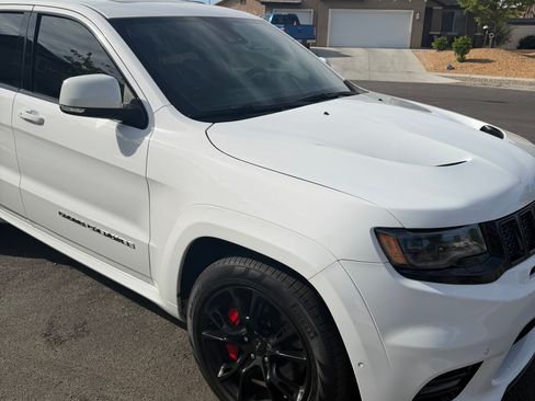 Used 2017 Jeep Grand Cherokee SRT image 4