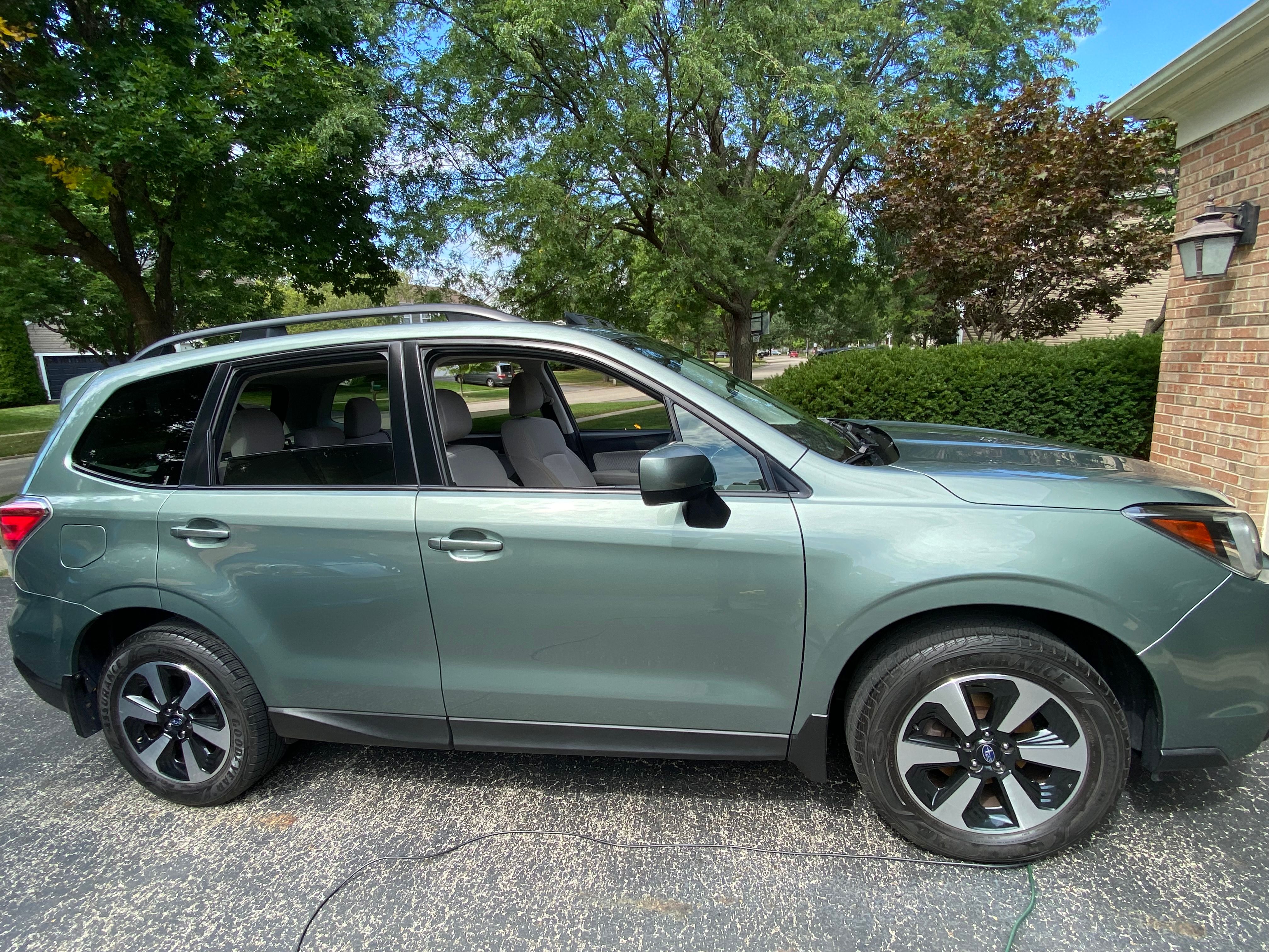 Used 2017 Subaru Forester 2.5i Premium w/ Protection Package #1 AWD/4WD image 2