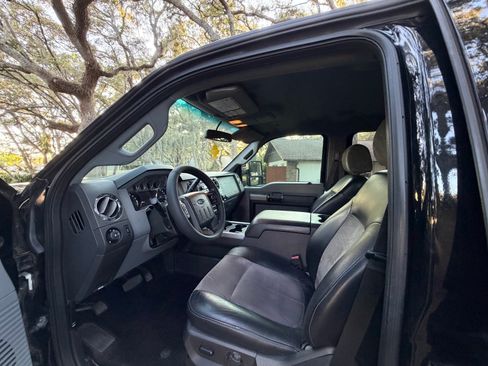 Used 2016 Ford F250 XLT w/ XLT Premium Package AWD/4WD image 14