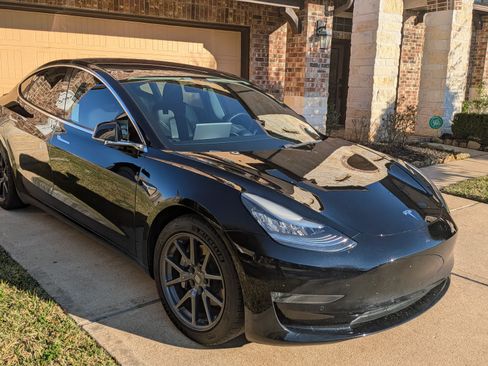 Used 2019 Tesla Model 3 Standard Range Plus image 5