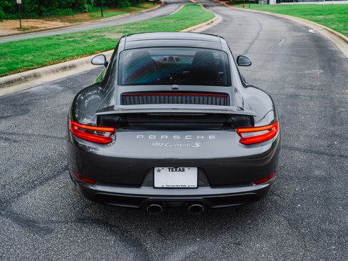 Used 2017 Porsche 911 Carrera S image 10