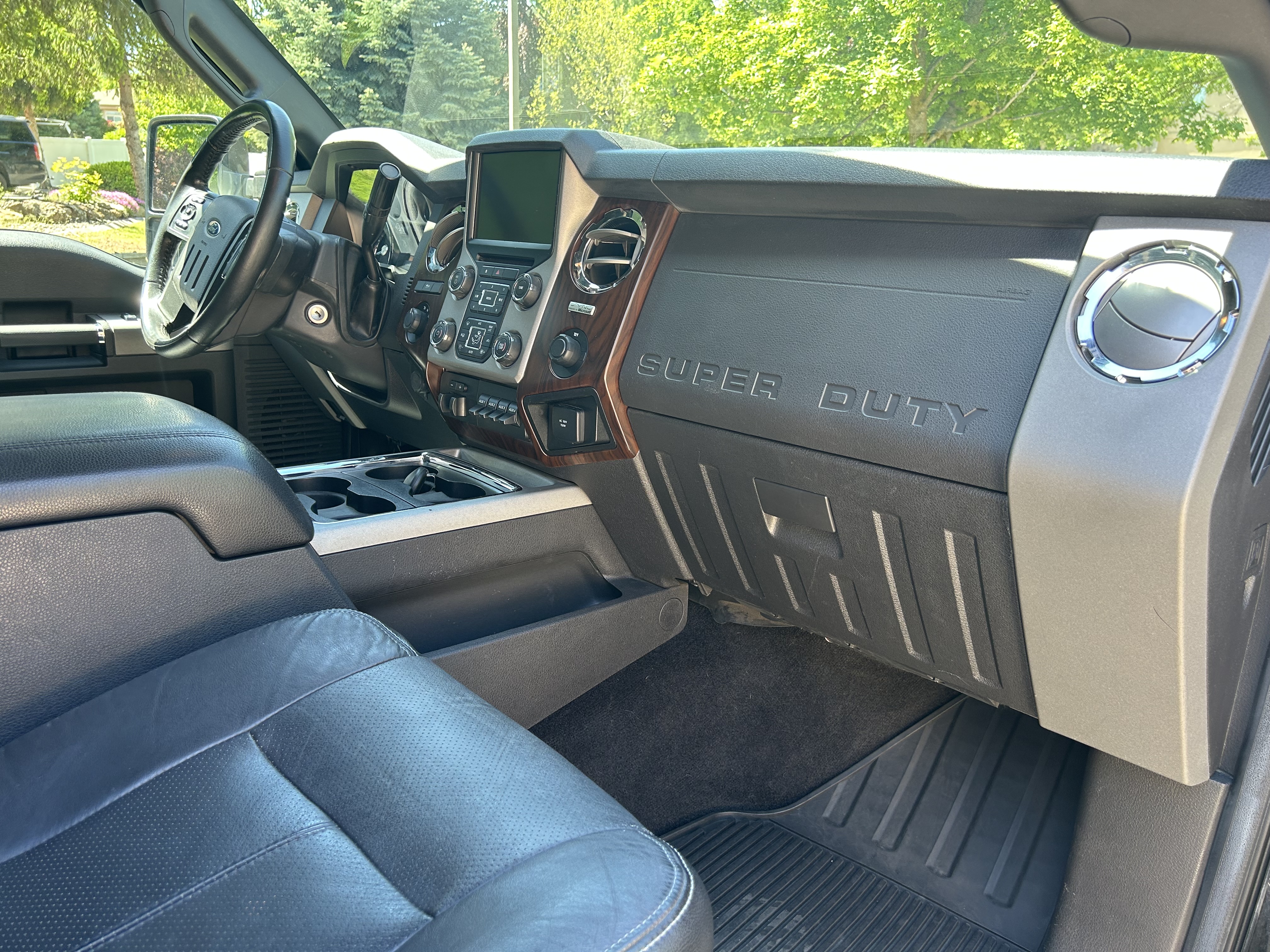 Used 2014 Ford F350 Lariat w/ Lariat Ultimate Package AWD/4WD image 12