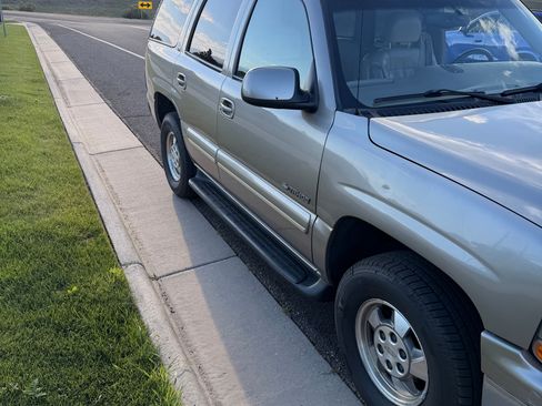 Used 2001 Chevrolet Tahoe LT w/ LT Preferred Equipment Group AWD/4WD image 4