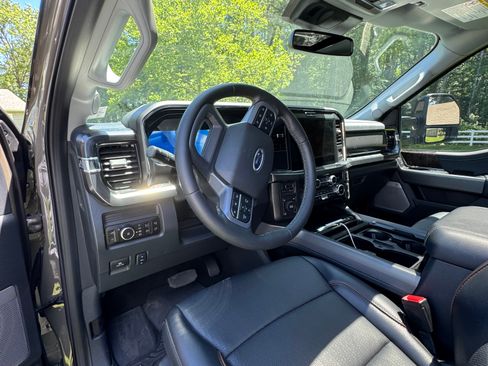 Used 2026 Ford F250 Lariat w/ FX4 Off-Road Package AWD/4WD image 4