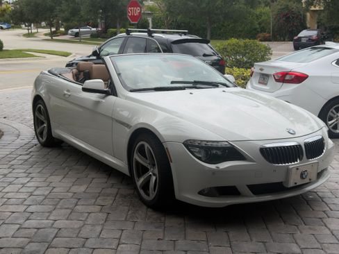 Used 2010 BMW 650i Convertible RWD image 2