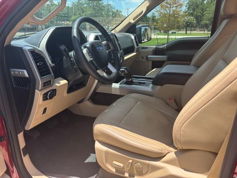 Used 2017 Ford F150 Lariat w/ Equipment Group 502A Luxury AWD/4WD image 8