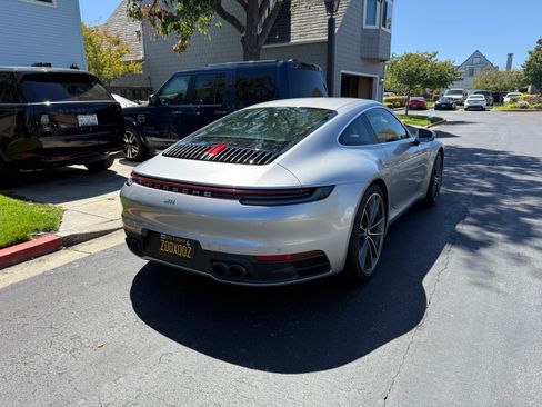 Used 2022 Porsche 911 Carrera image 8