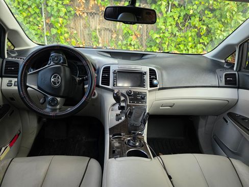 Used 2013 Toyota Venza Limited image 4