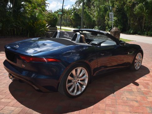 Used 2014 Jaguar F-TYPE S image 10
