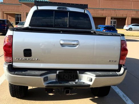 Used 2005 Toyota Tacoma PreRunner image 8