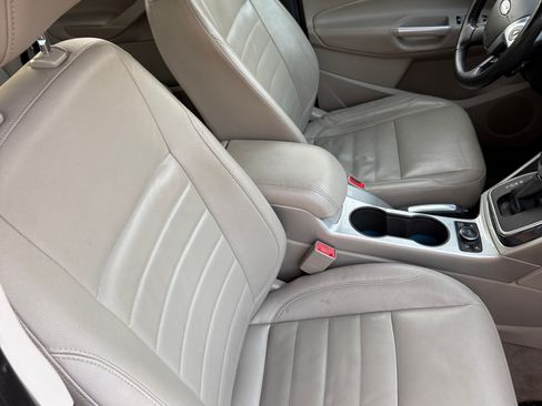 Used 2013 Ford C-MAX SEL image 17