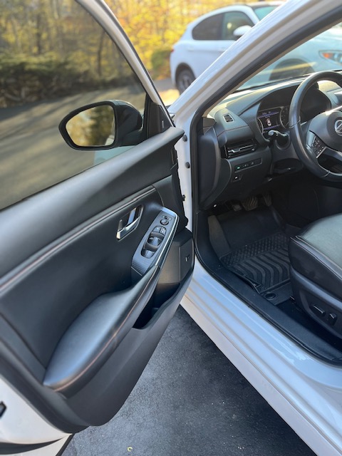 Used 2020 Nissan Sentra SR w/ Premium Package FWD image 11