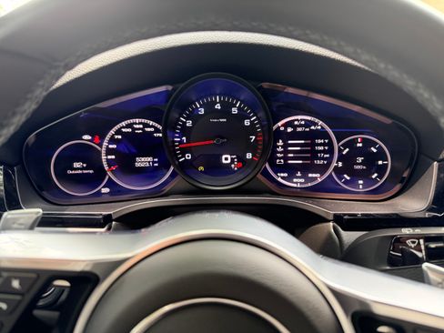 Used 2021 Porsche Cayenne AWD/4WD image 2