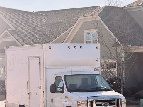 Used 2016 Ford E-350 and Econoline 350 Super Duty w/ Power Windows & Locks Group image 2