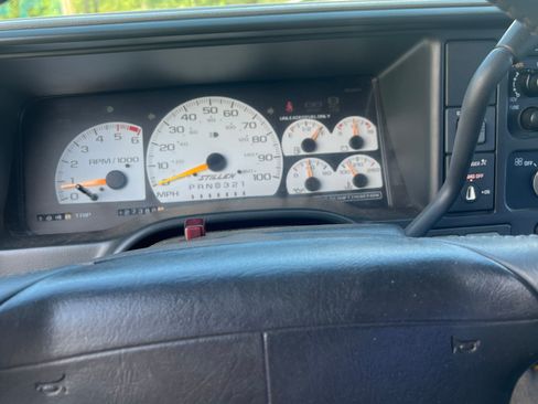 Used 1997 Chevrolet Silverado 1500 4x4 Extended Cab w/ Preferred Equipment Group 2 image 9