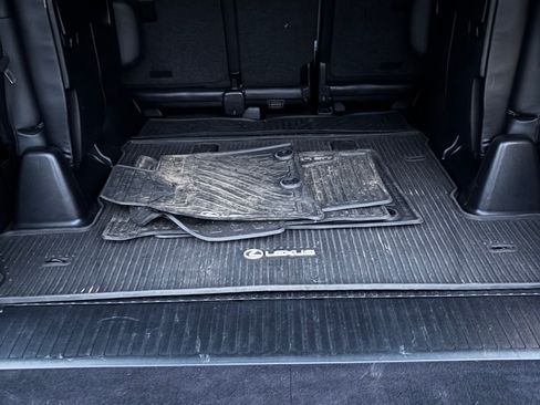 Used 2016 Lexus LX 570 4WD w/ Luxury Package image 23