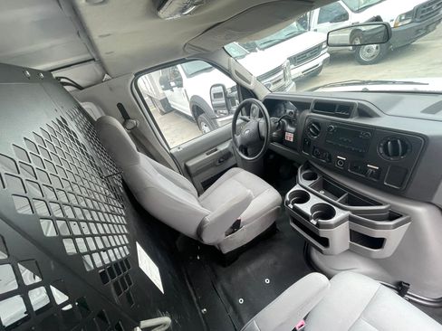 Used 2010 Ford E-250 and Econoline 250 image 6