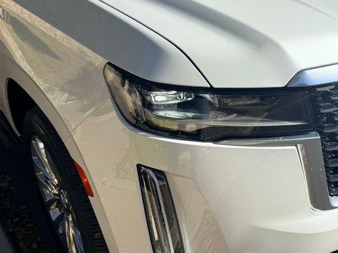 Used 2024 Cadillac Escalade Premium Luxury w/ Performance Package image 11