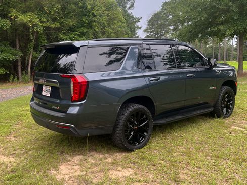 Used 2021 GMC Yukon AT4 w/ Rear Media and Nav Package AWD/4WD image 5