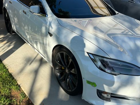 Used 2016 Tesla Model S 90D image 1