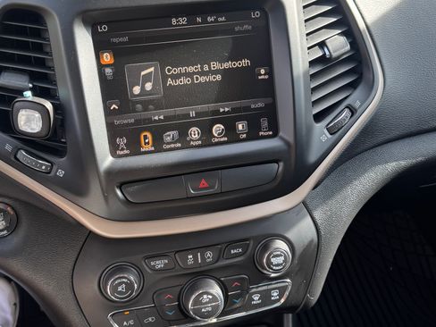 Used 2016 Jeep Cherokee Limited AWD/4WD image 8