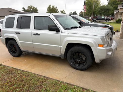Used 2010 Jeep Patriot Sport image 1