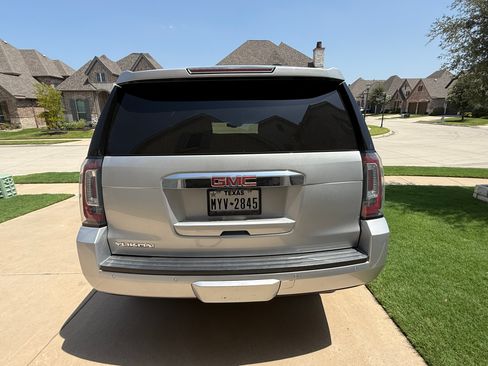 Used 2018 GMC Yukon SLT w/ Open Road Package AWD/4WD image 10