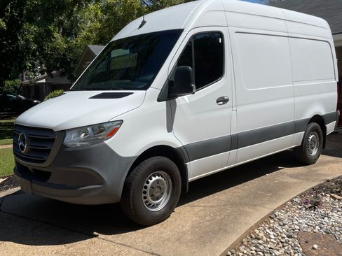Used 2020 Mercedes-Benz Sprinter 2500 image 6
