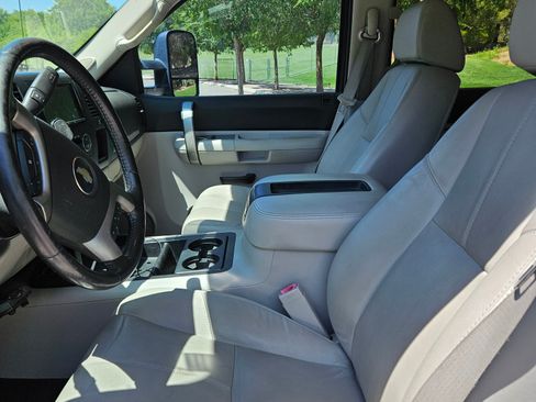 Used 2007 Chevrolet Silverado 2500 LT w/ Safety Package image 13