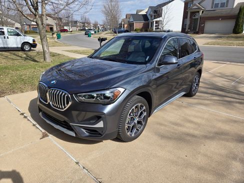 Used 2021 BMW X1 xDrive28i w/ Premium Package image 2