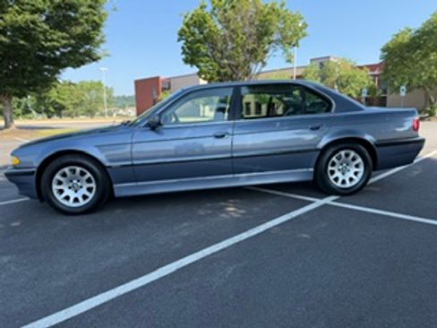 Used 2001 BMW 740iL RWD image 2