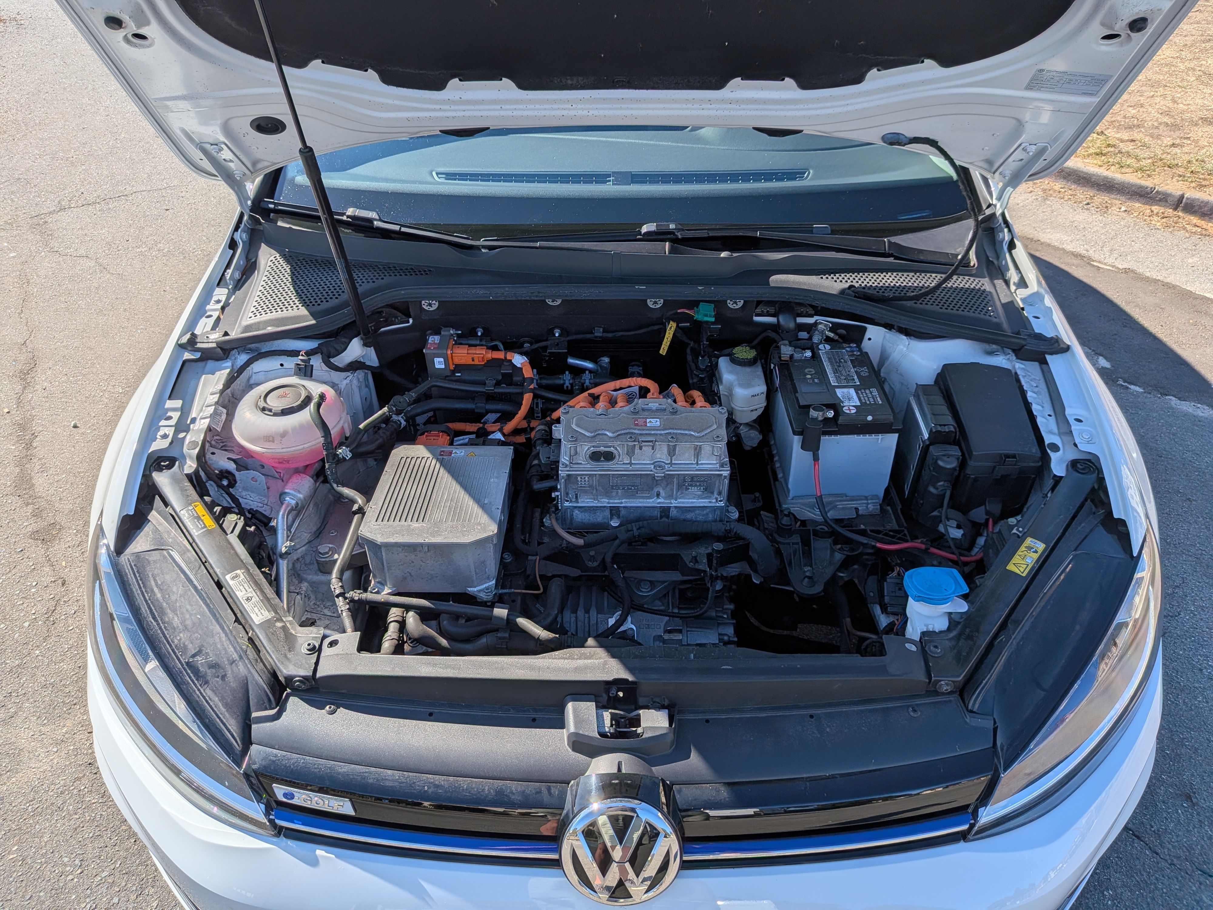 Used 2019 Volkswagen e-Golf SE w/ Driver Assistance Package FWD image 29