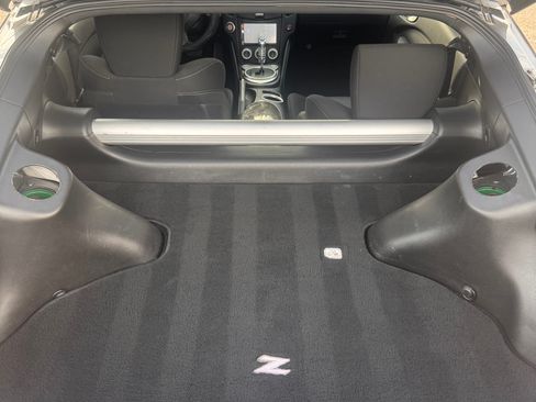 Used 2016 Nissan 370Z Coupe RWD image 11